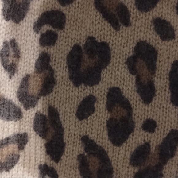 Le Bon Shoppe Cashmere Bandana Leopard Print Scarf - Picture 2 of 8